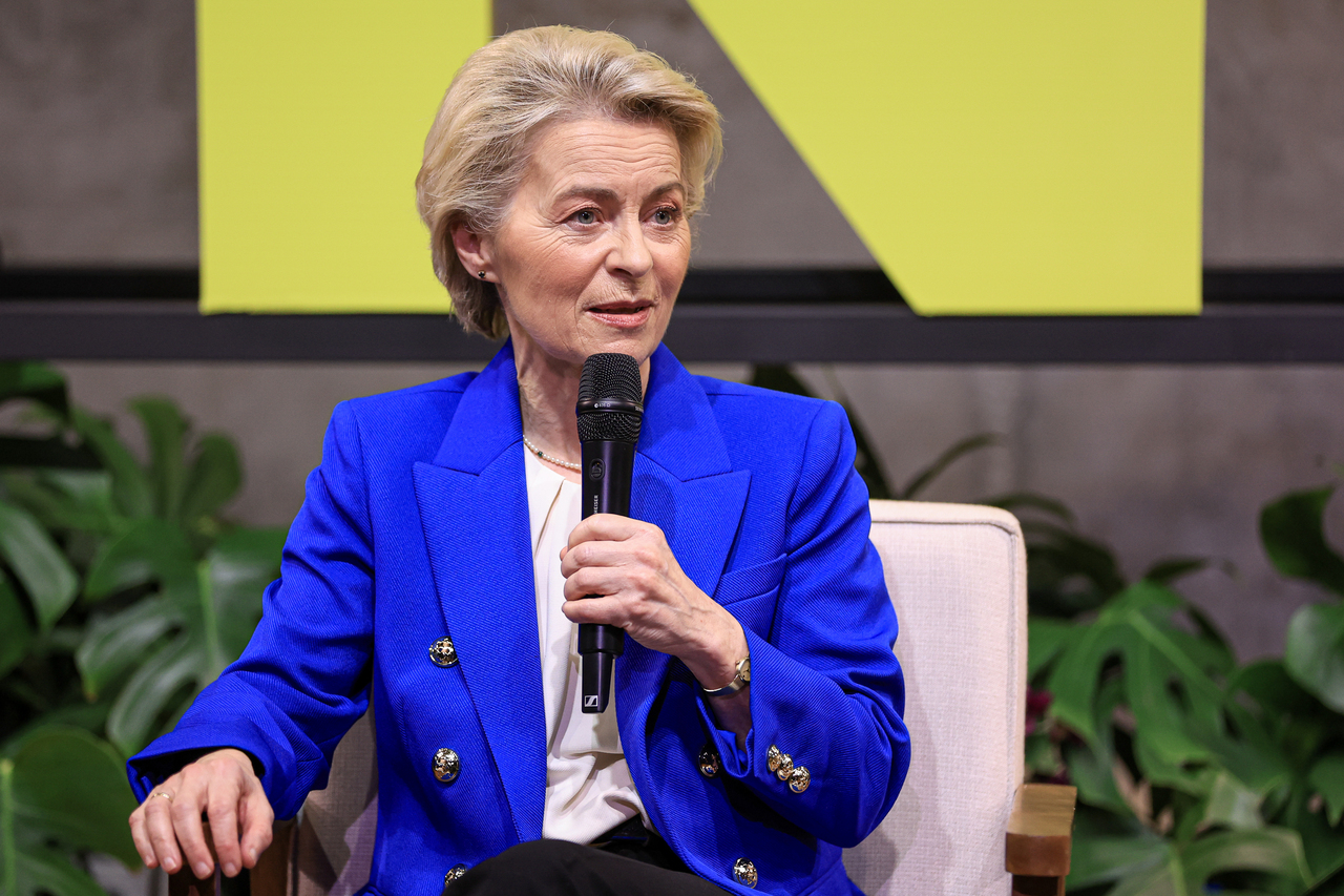 <p>&quot;Кралица&quot; Урсула фон дер Лайен в снимки.</p>