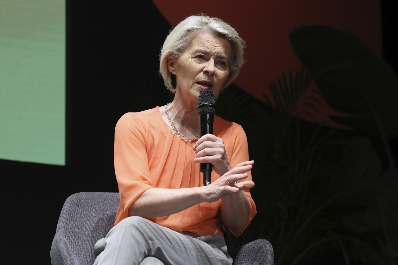 <p>&quot;Кралица&quot; Урсула фон дер Лайен в снимки.</p>