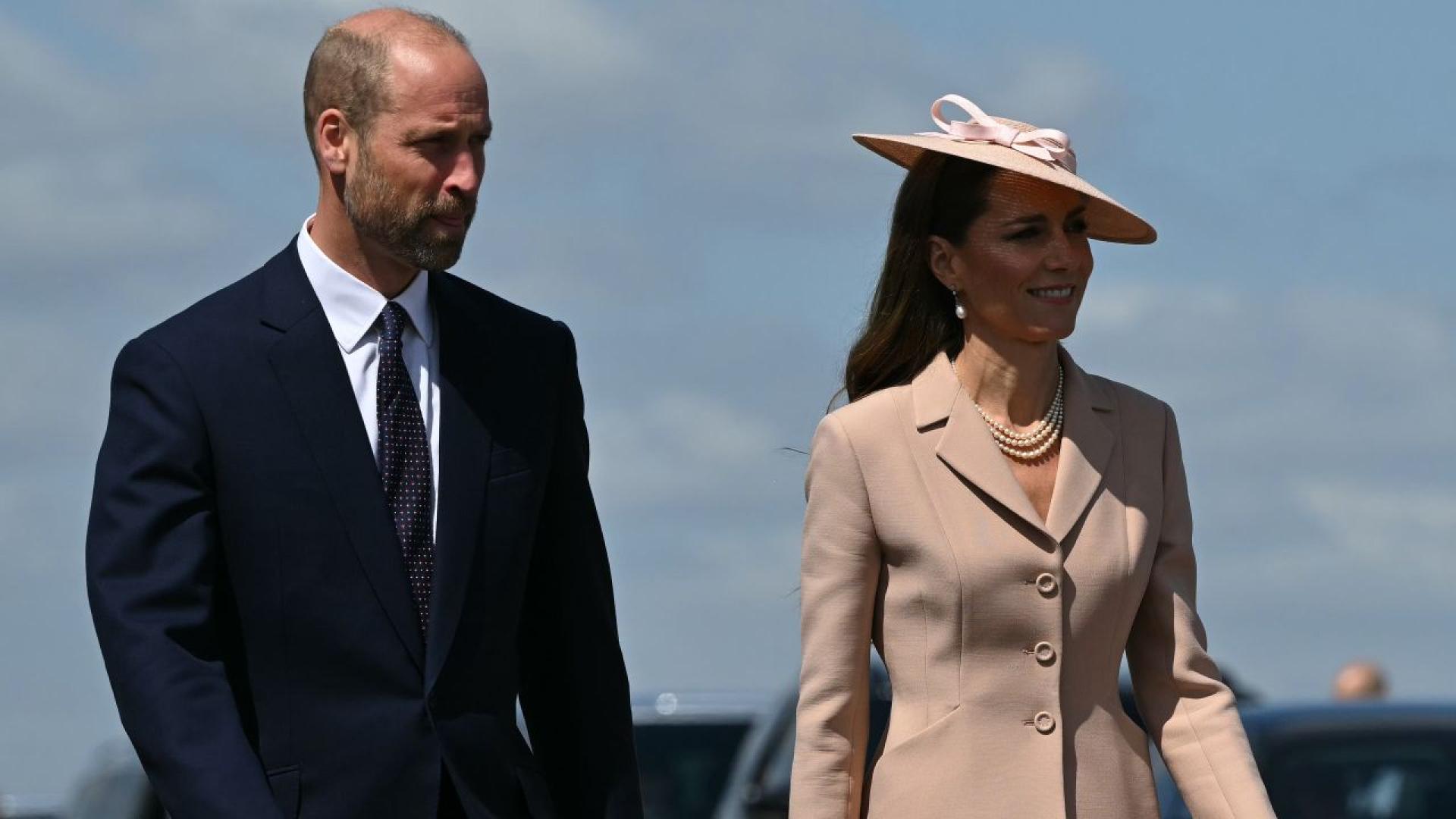 Принцът и принцесата на Уелс Уилям и Катрин приветстваха френския