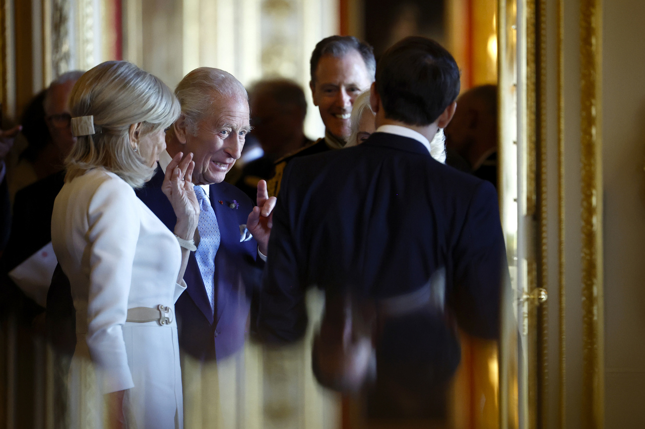 <p>Великобритания посреща Макрон с помпозност и церемонии.</p>