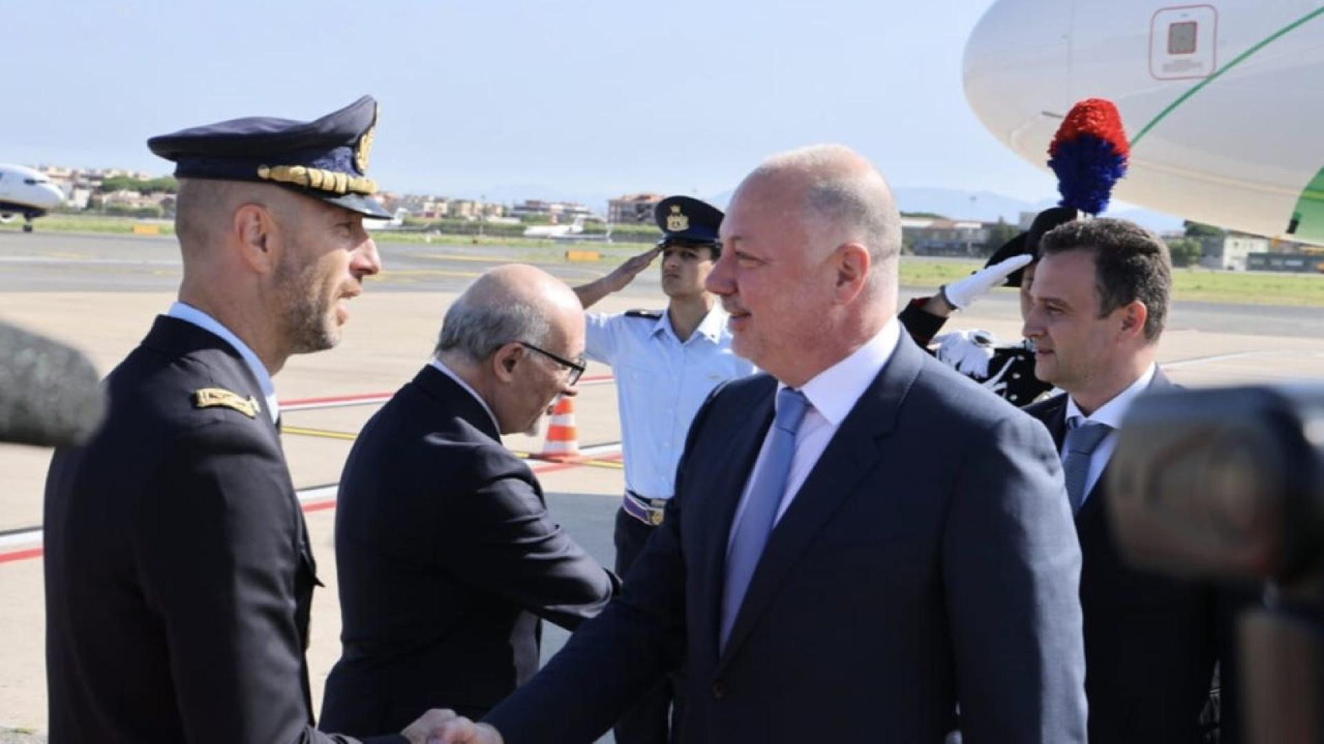 Министър председателят Росен Желязков пристигна в италианската столица Рим където ще