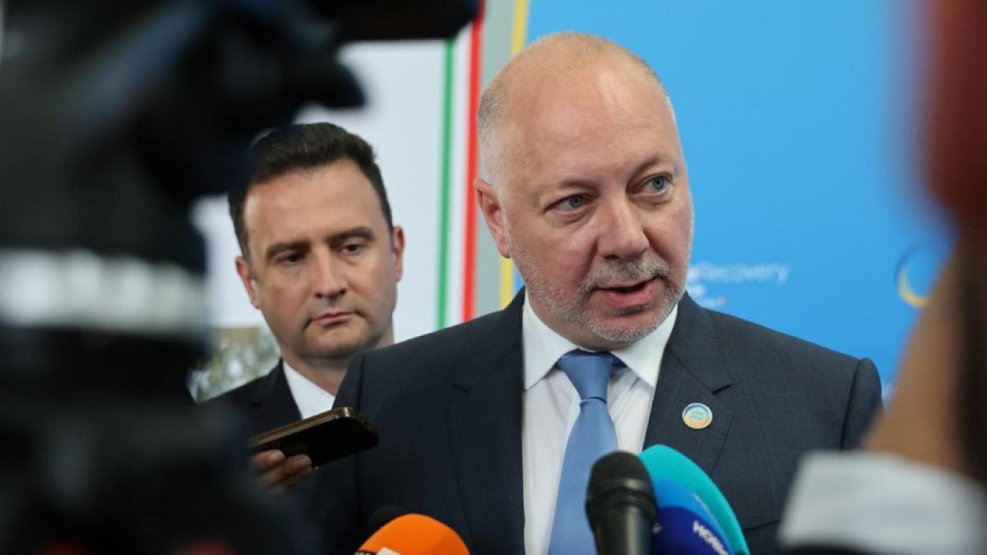 Аз никога не подхождам с политическо високомерие всеки вот трябва