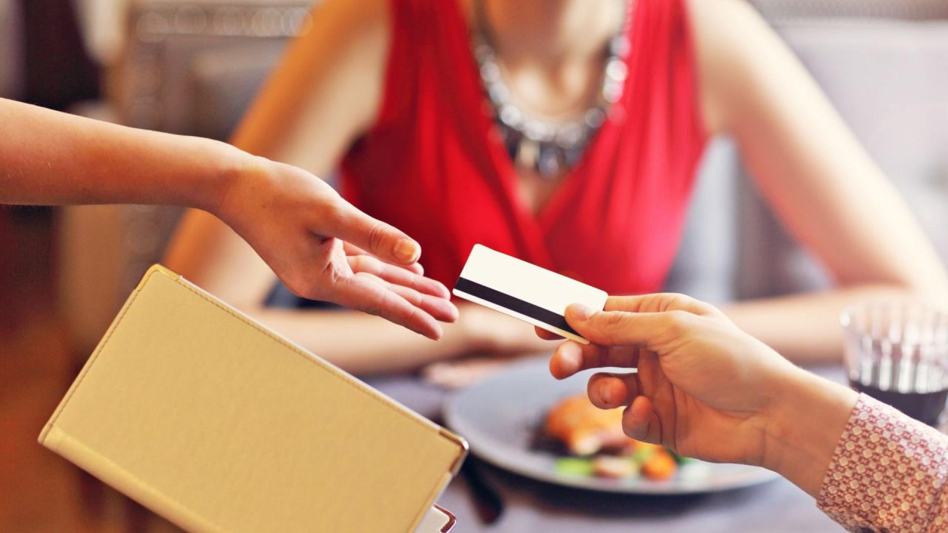 Неписаните правила за даване на бакшиши се различават значително в