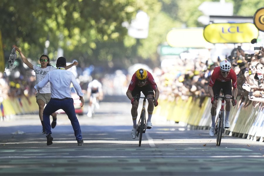 11 етап от Тур дьо Франс1