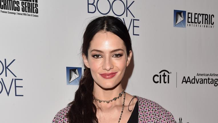  Коя е Сандра Вергара - дребната полусестра на София Вергара 