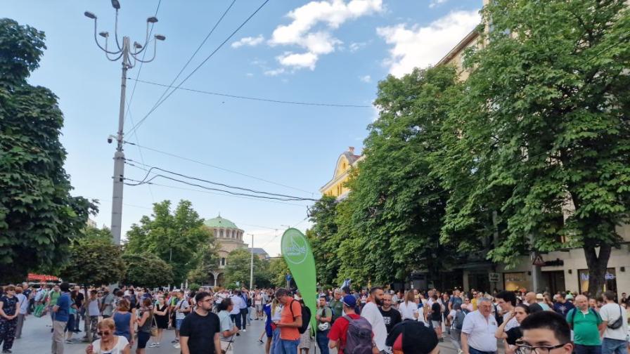 Протест срещу Сарафов: Граждани искат оставката на и.ф. главен прокурор