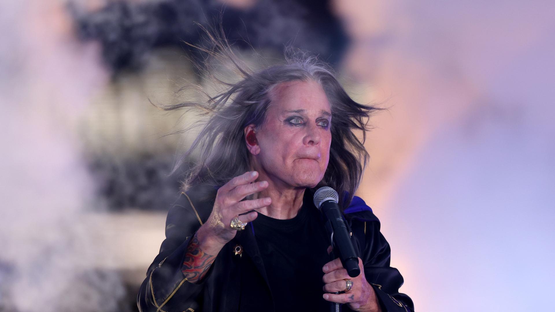 Музикалната легенда Ози Озбърн беше видян да прекарва време със