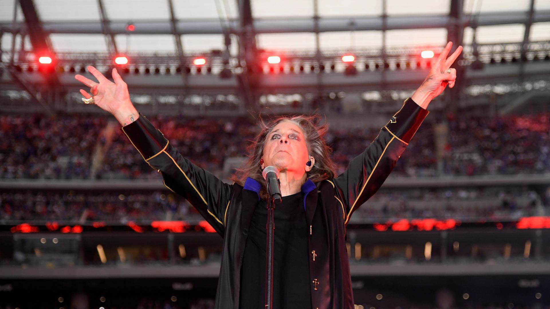 Ози Озбърн чийто радостен образ на Принца на мрака го