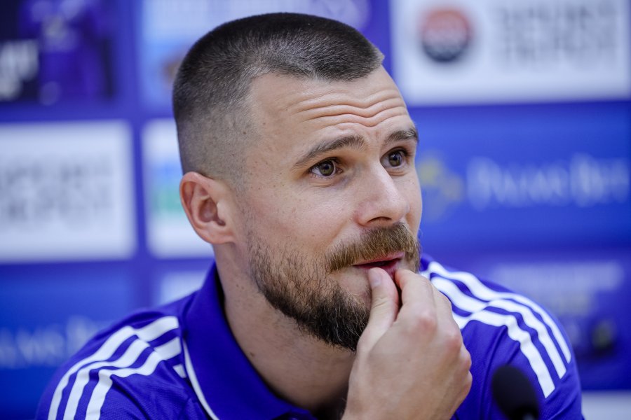 Пресконференция на Хулио Веласкес и Радослав Кирилов преди първия мач1