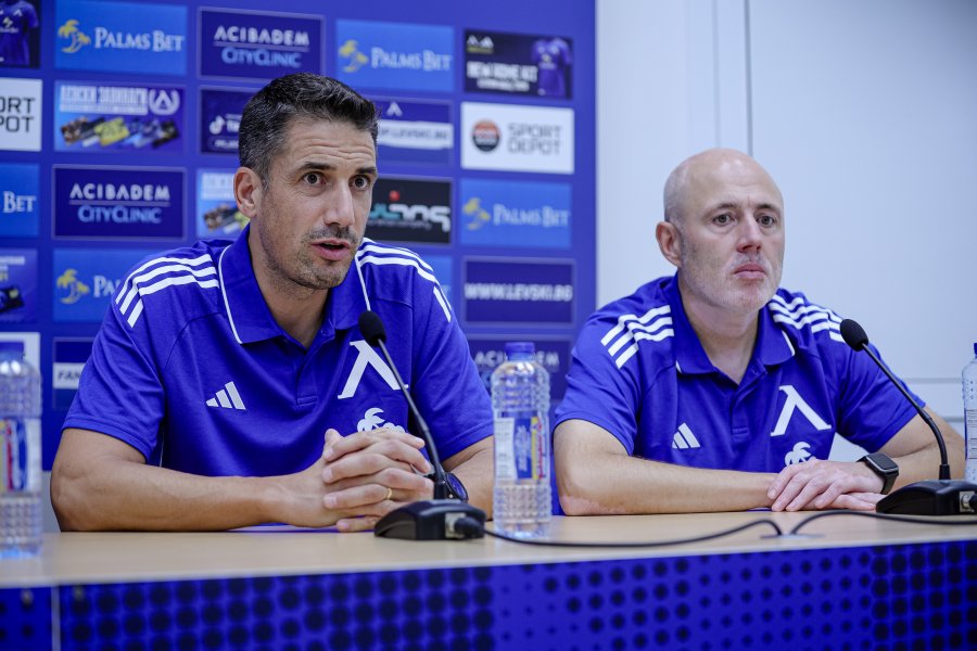 Пресконференция на Хулио Веласкес и Радослав Кирилов преди първия мач1