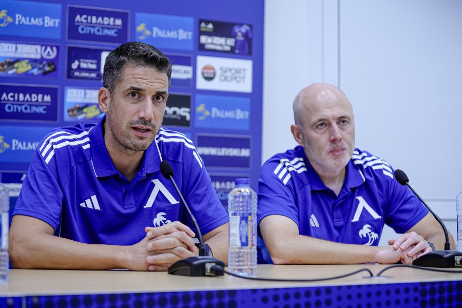 Пресконференция на Хулио Веласкес и Радослав Кирилов преди първия мач1