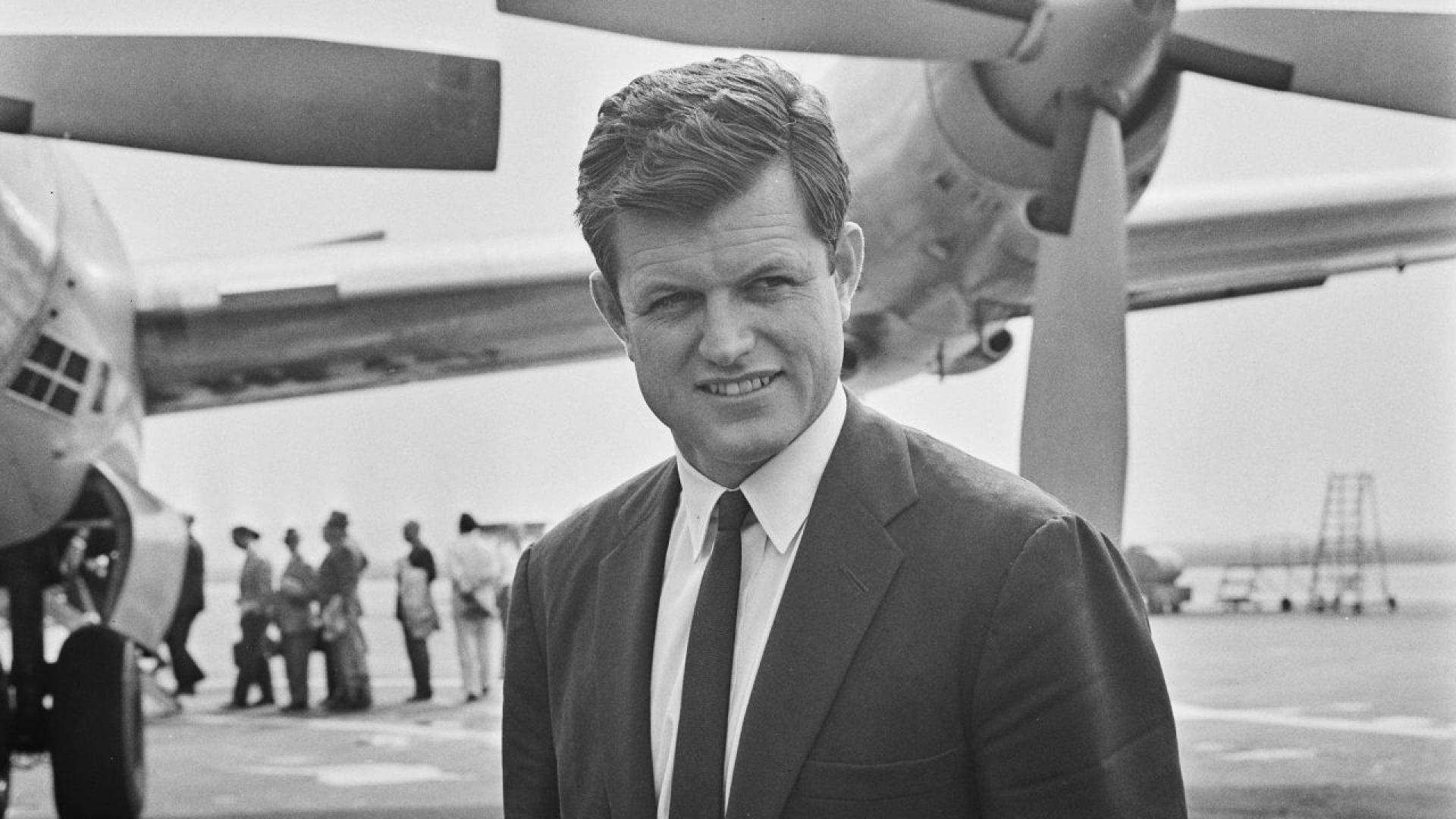 На 25 юли 1969 г преди 56 години сенатор Едуард