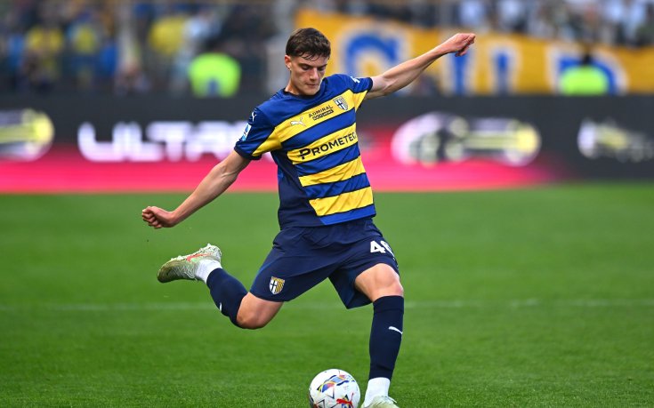 Парма отхвърли оферта за талантлив защитник