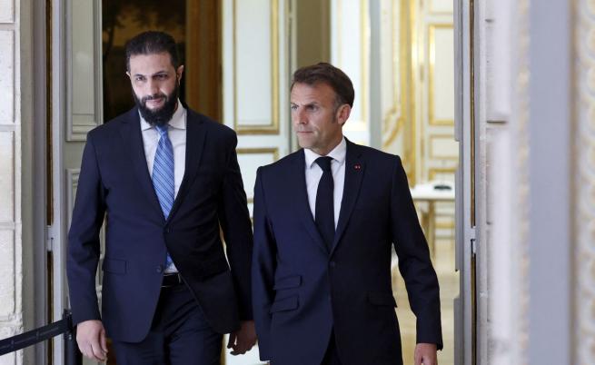 Макрон разговаря с Аш Шараа, призова за край на насилието в Сирия