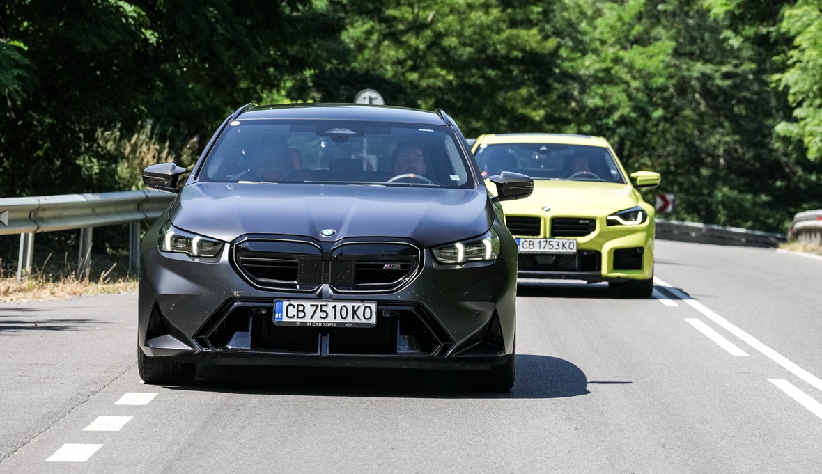 Давид срещу Голиат: BMW M2 vs BMW M5 Touring (тест драйв)