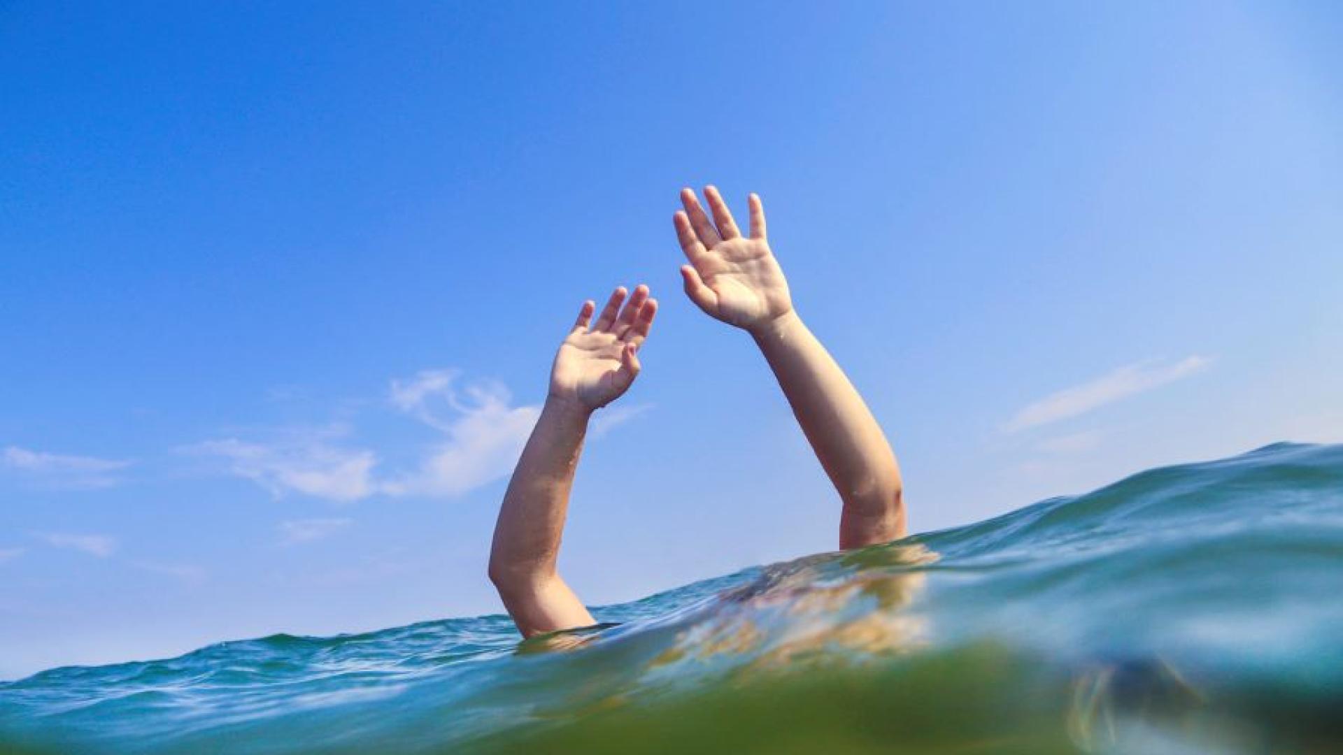 Дете на около три години е било намерено мъртво на