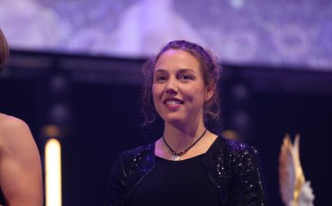 Ужас: двукратна олимпийска шампионка пометена от паднали скали, не дава признаци на живот