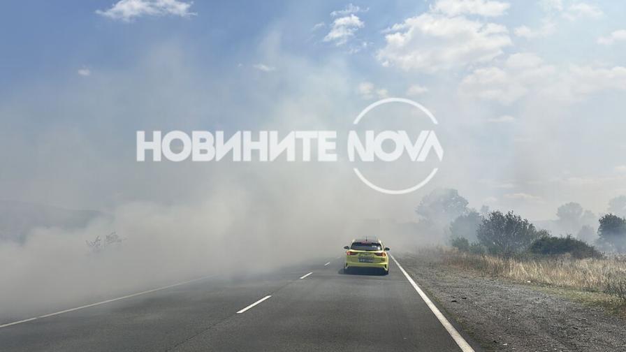 Два пожара бушуват на Подбалканския път