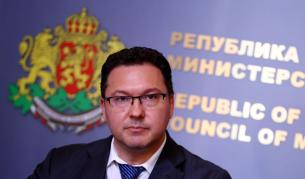Четири момчета на 19 и 15 г. пребили шефа на полицията в Русе