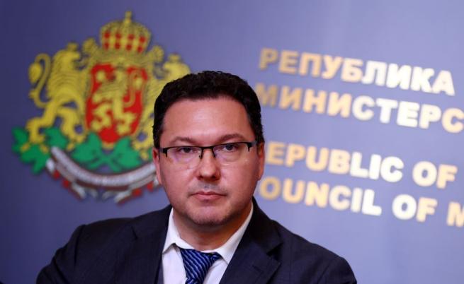 Митов за самолета с фон дер Лайен: Не е кибератака