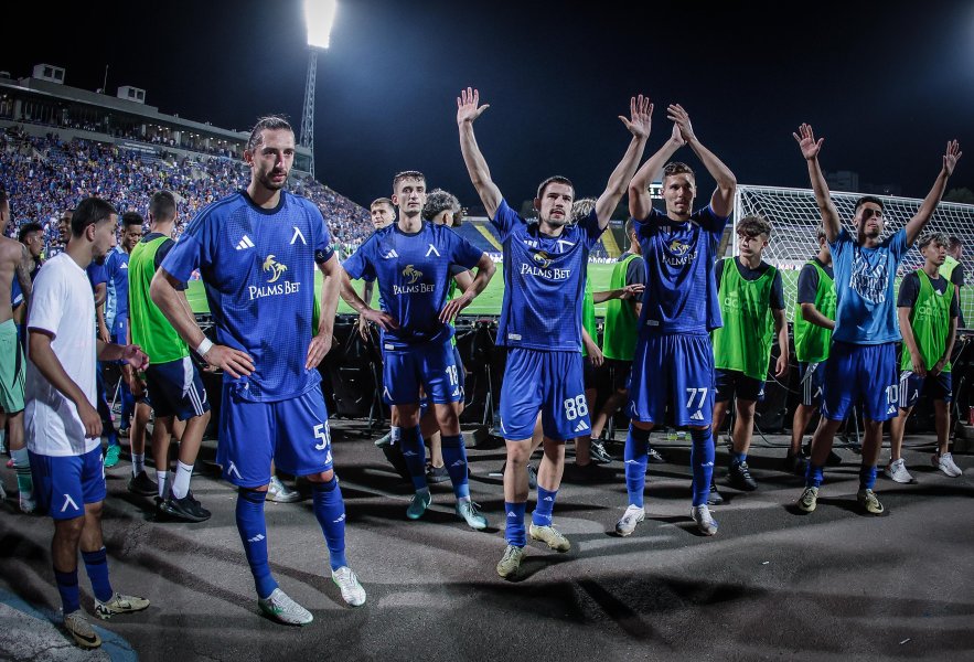 Радостта на играчи и фенове след победата на Левски над1