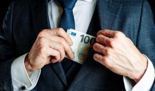 Спечели 6 млн. евро от лотарията и се върна на работа: Куриер изненада старите си колеги