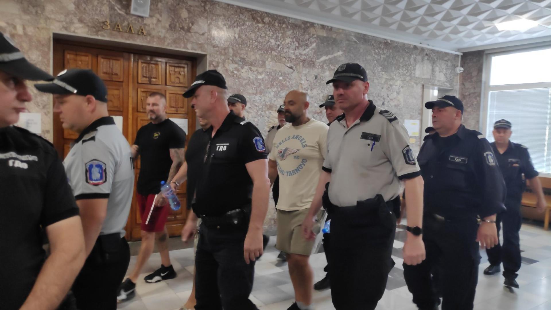 Окръжният съд във Велико Търново пусна под домашен арест петимата