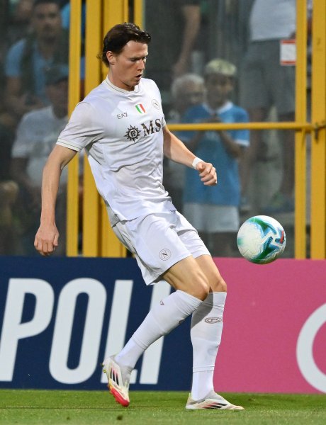 Наполи Жирона1