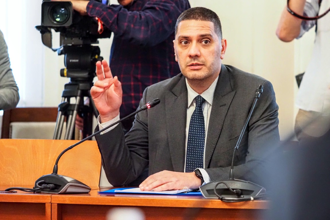Гаджев: Правителствата на Радев са продали 262 имота