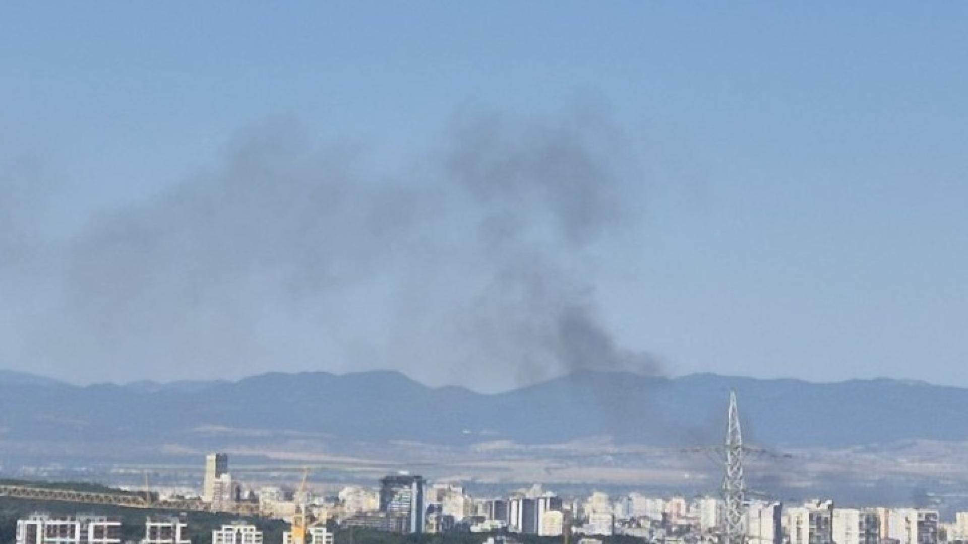 Голям пожар избухна в София съобщава Фокус  На място вече има