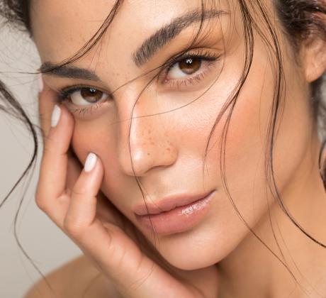 Веждите са рамката на лицето — една добре оформена и