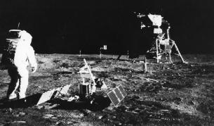 <p>Космическият обир в НАСА: Заради секс на Луната или за пари?</p>