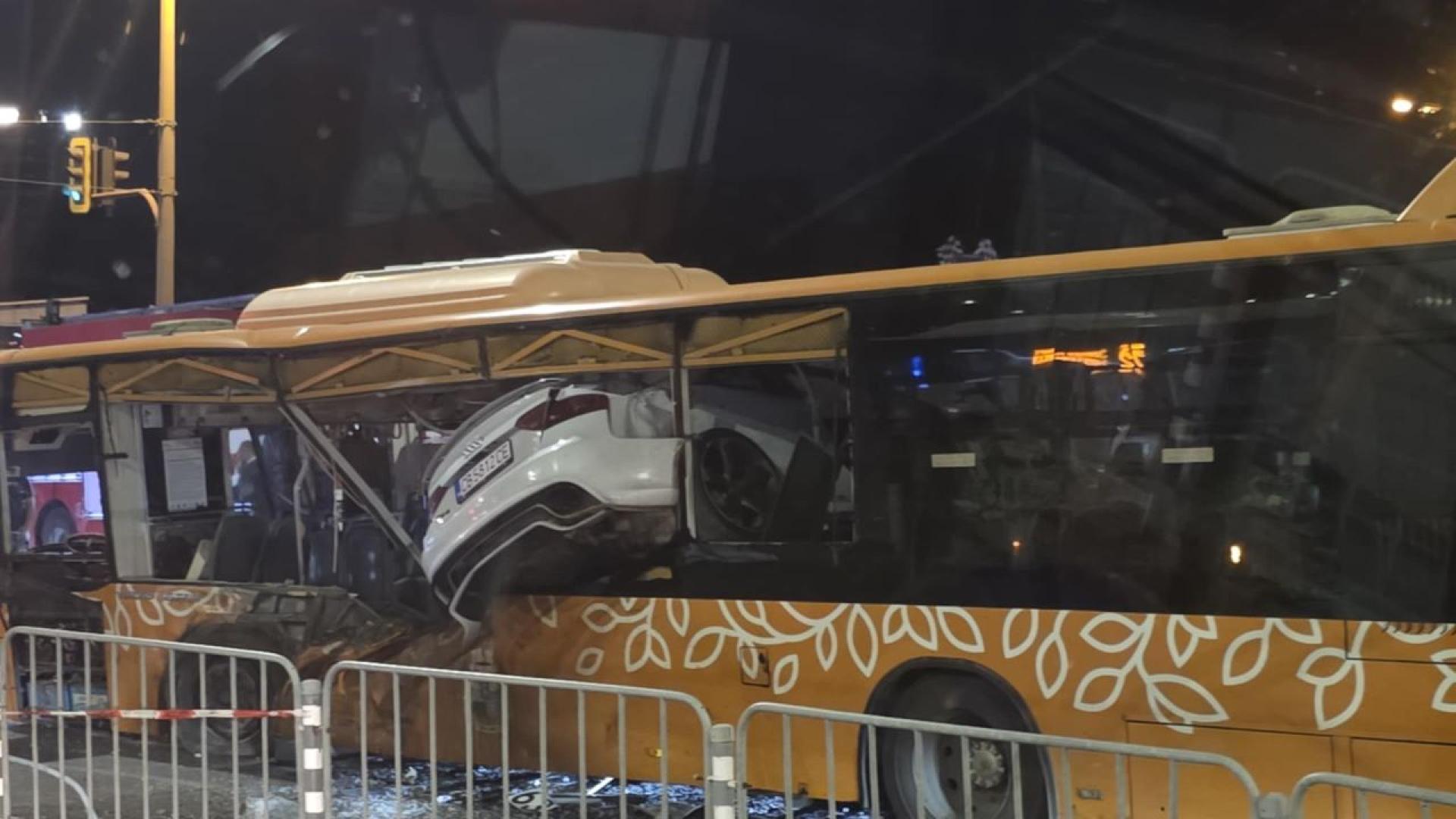 Трима души са с опасност за живота а един е