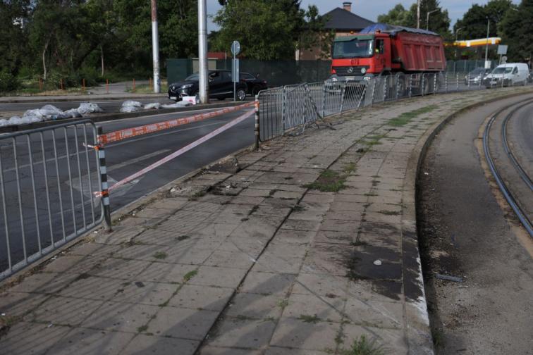 Кола се вряза в автобус на градския транспорт в столицата