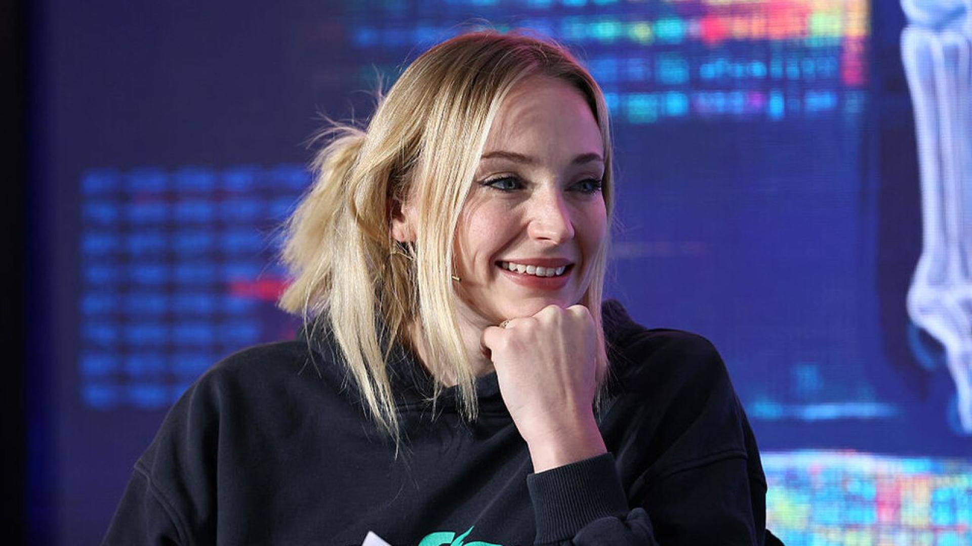 Софи Търнър призна че целувките с Кит Харингтън на снимачната площадка