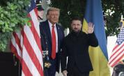 <p>Забавен момент, Тръмп коментира костюма на Зеленски</p>