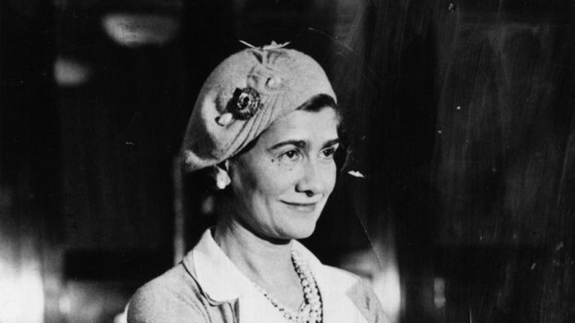 Коко Шанел родена на 19 август 1883 г в Сомюр