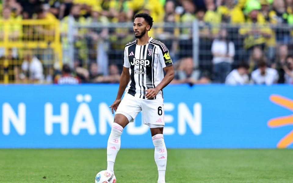 Клубове от Висшата лига искат защитник на Ювентус