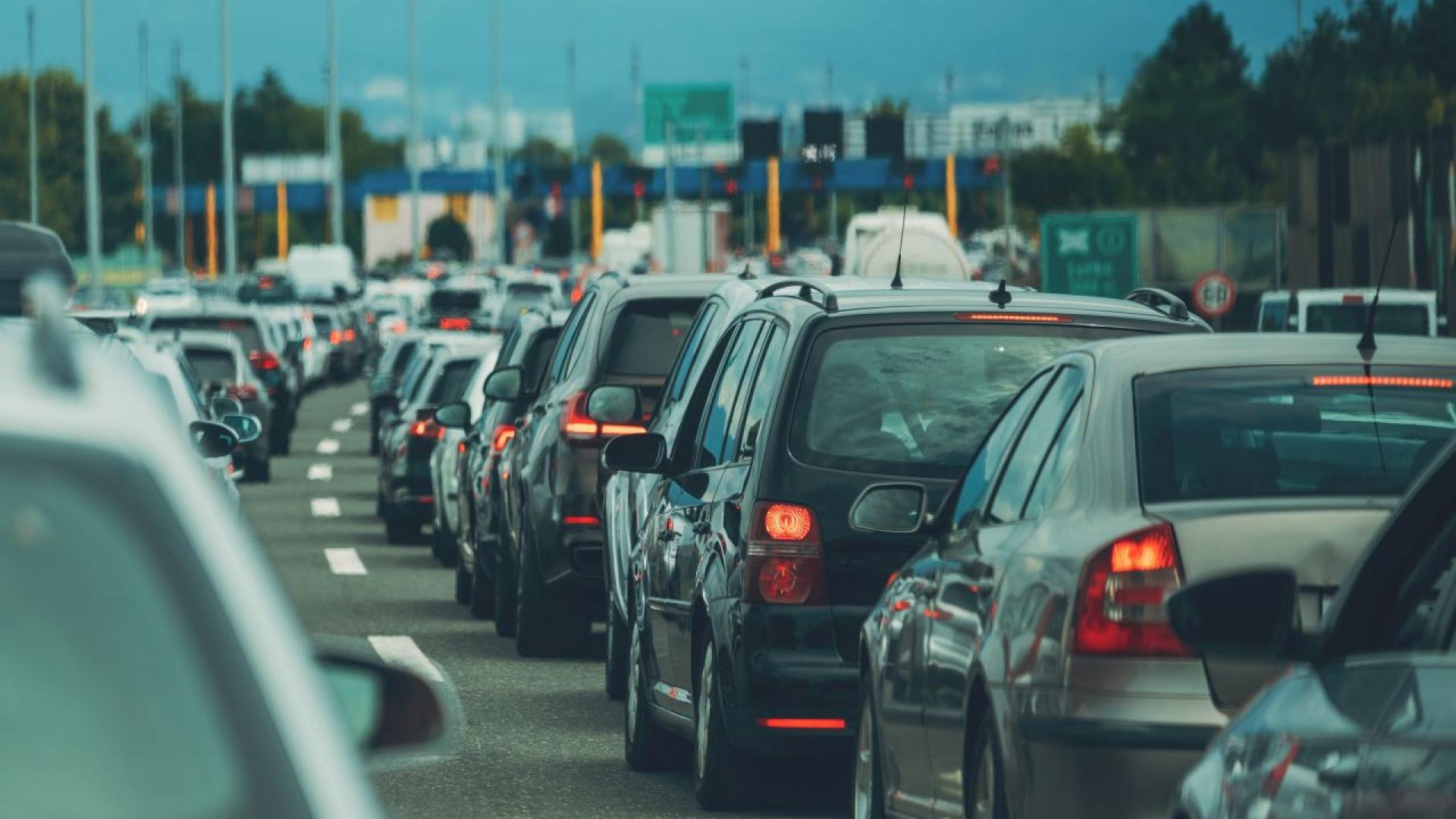 Часове отнема преминаването на границата с Турция В края на