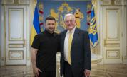 Зеленски удостои Кийт Келог с държавно отличие