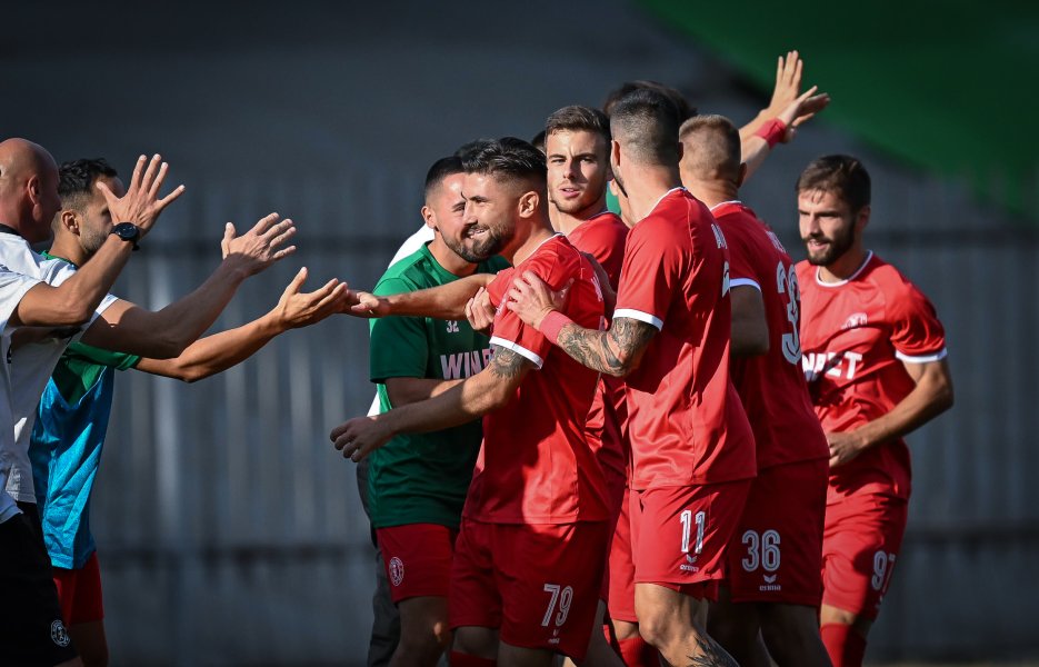 Добруджа Ботев Враца1