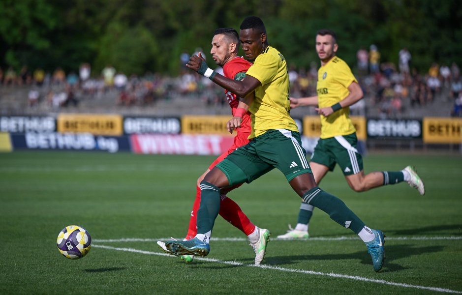 Добруджа Ботев Враца1