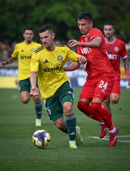 Добруджа Ботев Враца1