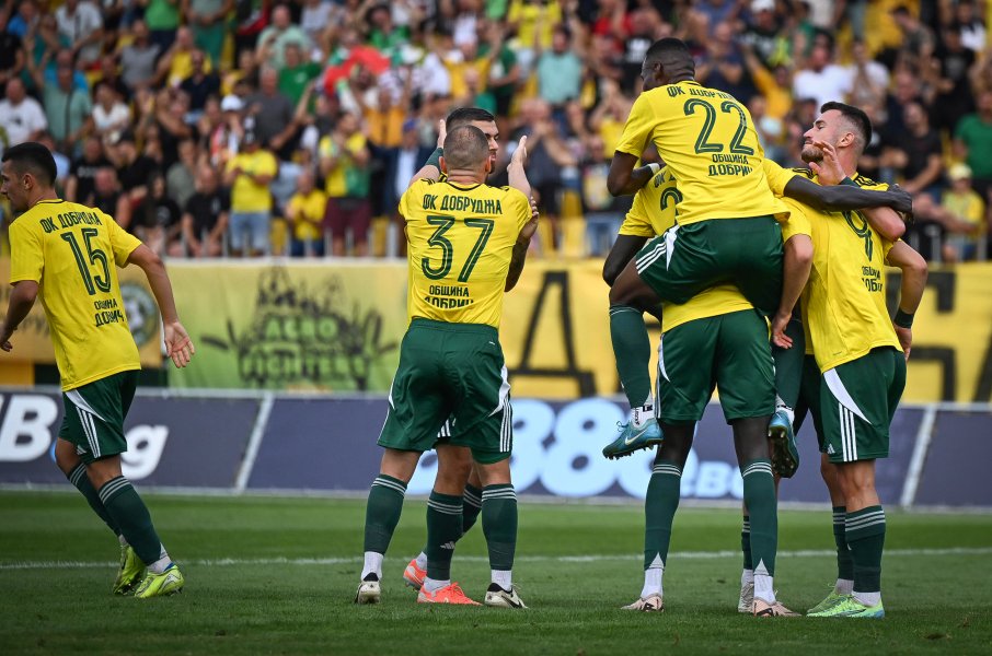 Добруджа Ботев Враца1