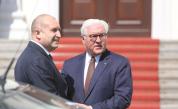 Румен Радев разговаря "на четири очи" с президента на Германия