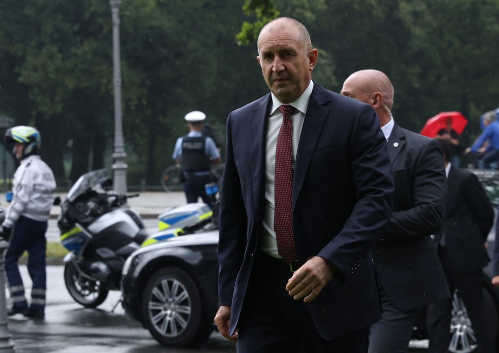 <p>Президентът на Федерална република Германия Франк-Валтер Щайнмайер посреща в двореца &bdquo;Белвю&ldquo; президента на Република България Румен Радев.</p>