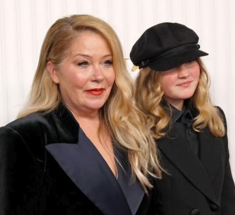 През 2021 г Кристина Апългейт разкри че е диагностицирана с