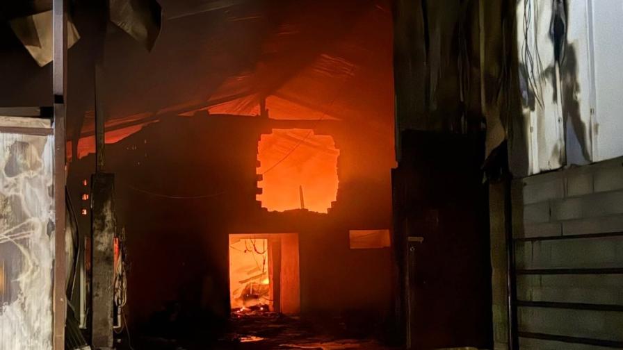 Трагедия край Лясковец: Пожар погуби над 100 крави, пострадал е човек