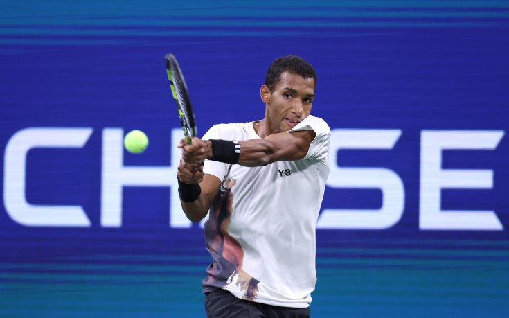 Феликс Оже-Алиасим отпадна от турнира в Базел