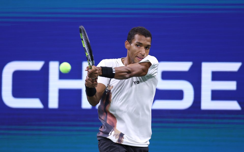 Феликс Оже-Алиасим отпадна от турнира в Базел